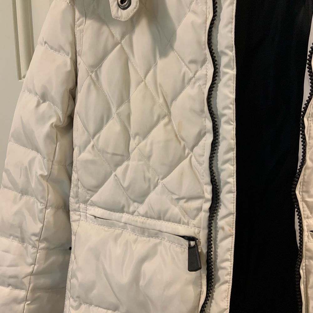 Women’s small, size 1, winter jacket.  Lower portion can be removed by zipper.